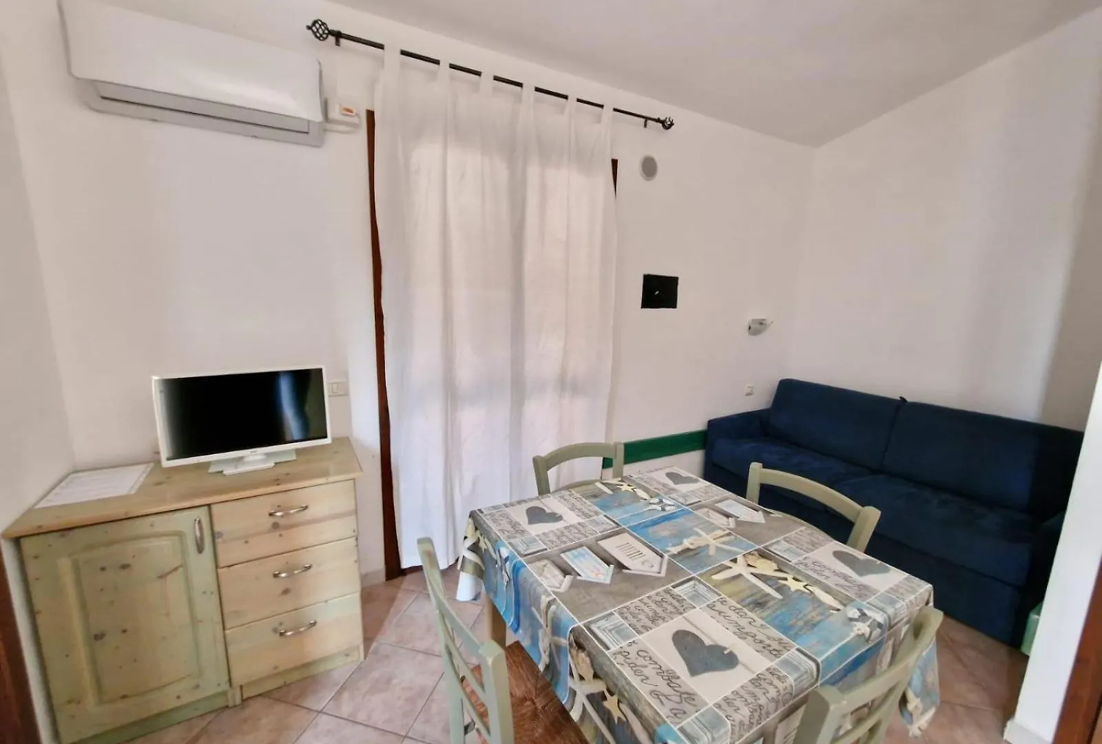 Aparthotel Il Borgo Di Badesi 0*,