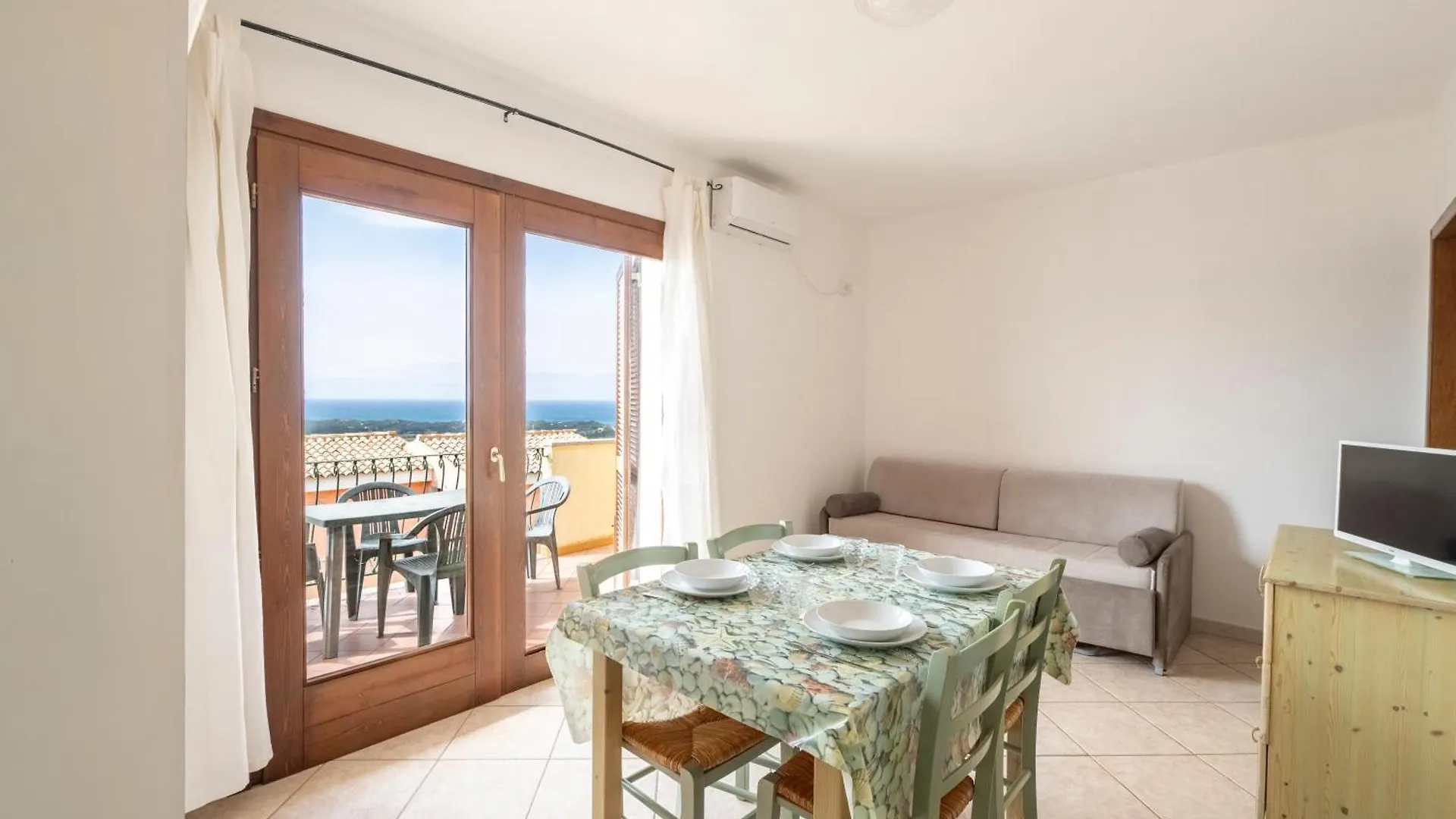 Aparthotel Il Borgo Di Badesi 0*,